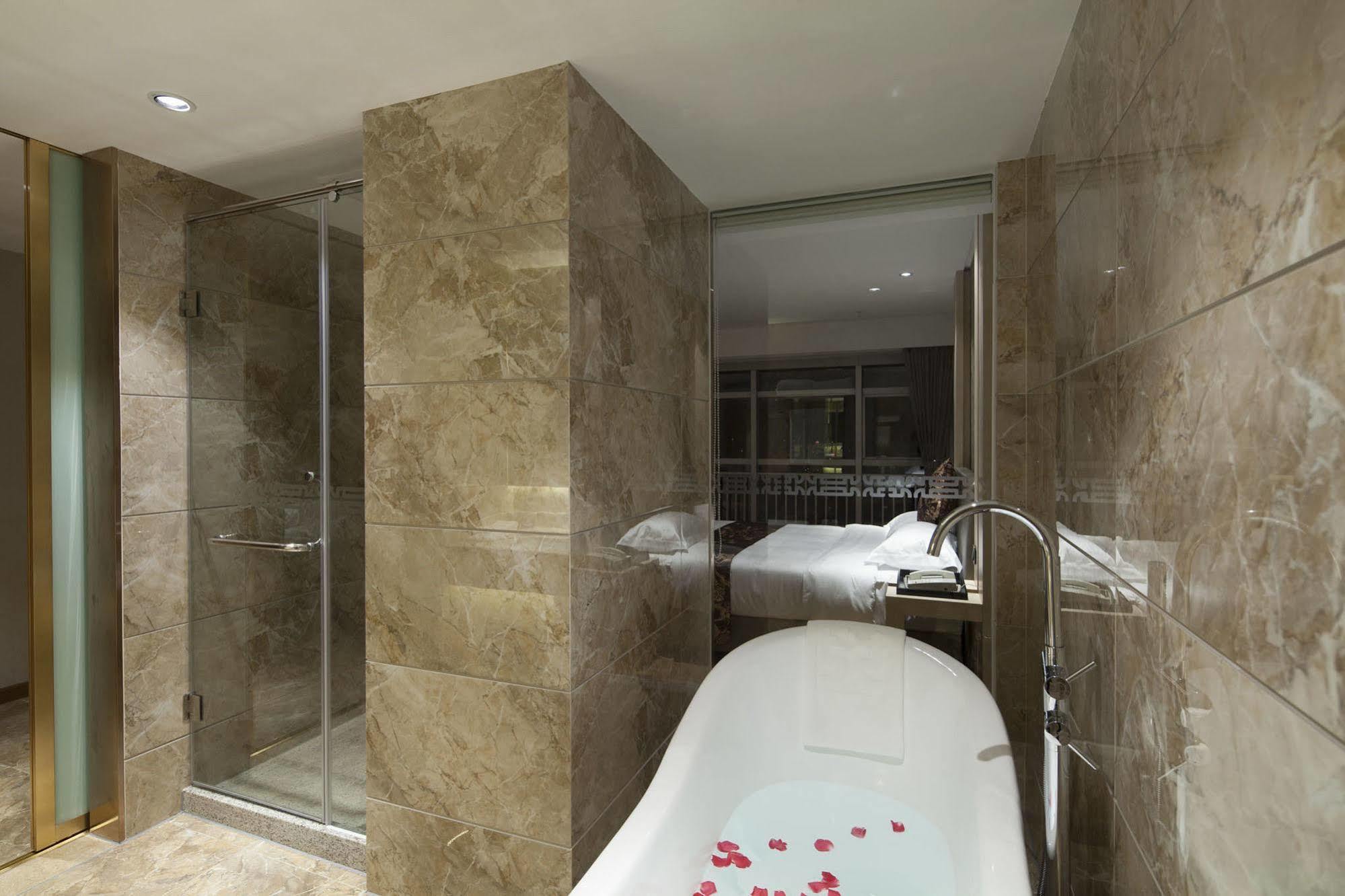 Kingtown Hongkou Shanghai Exterior photo