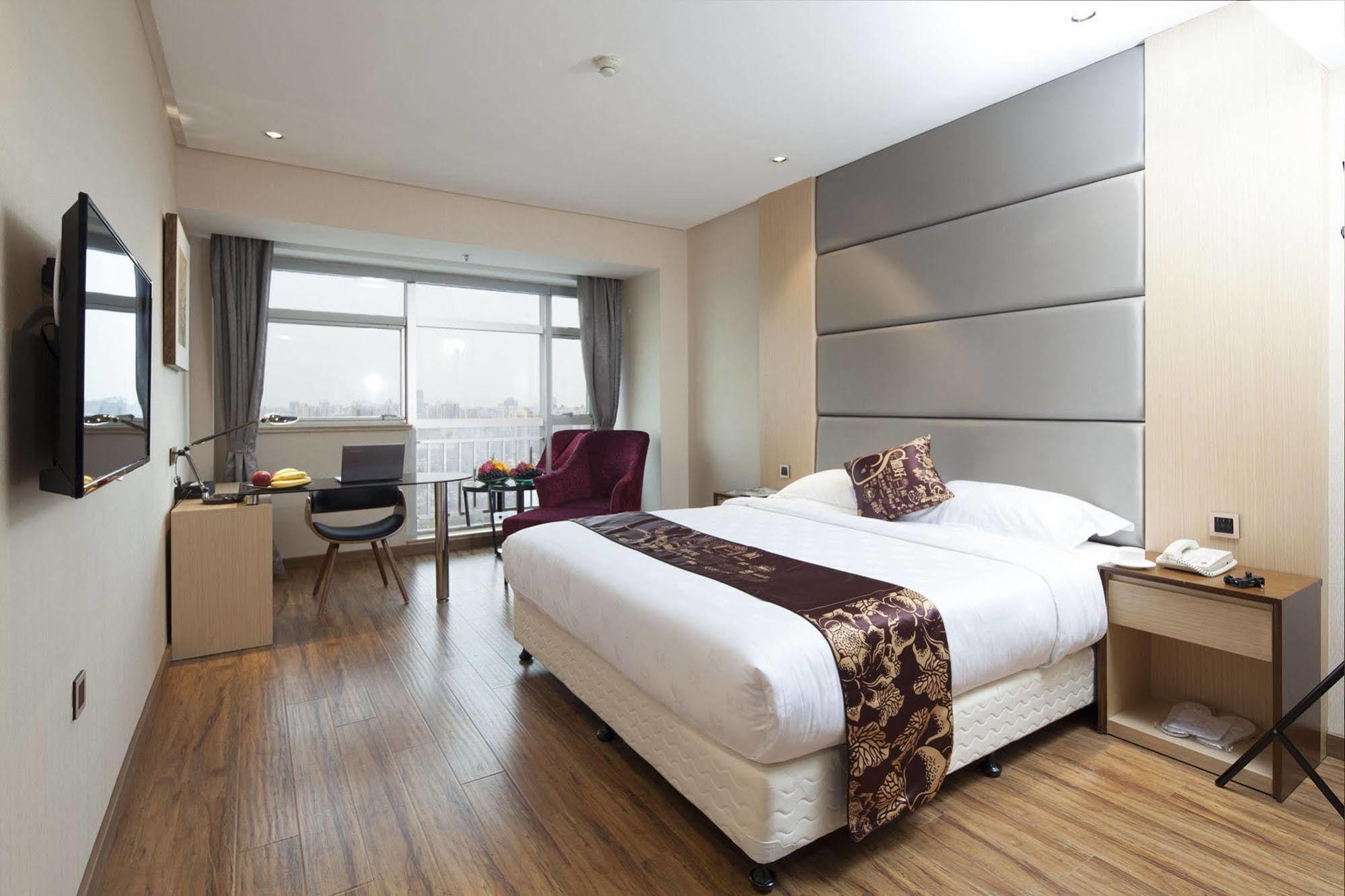 Kingtown Hongkou Shanghai Room photo