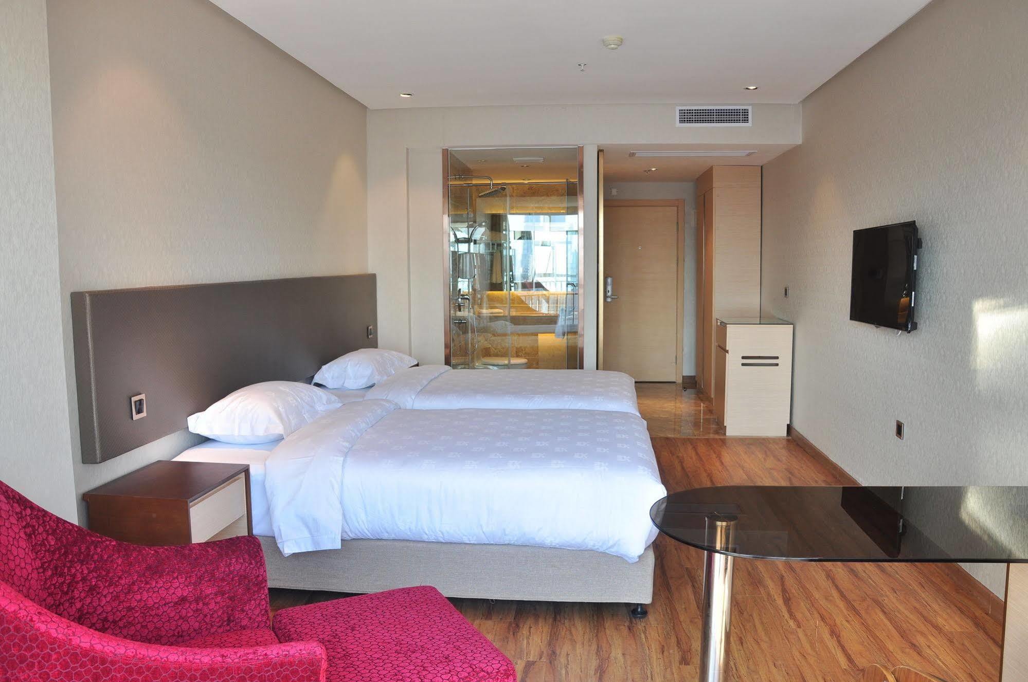 Kingtown Hongkou Shanghai Room photo